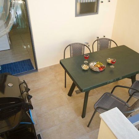 Sliema Duplex 1 Bedroom Apartment With 2 Bathrooms- Sleep 4 Екстериор снимка