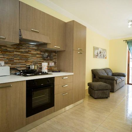 Sliema Duplex 1 Bedroom Apartment With 2 Bathrooms- Sleep 4 Екстериор снимка
