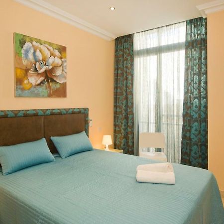 Sliema Duplex 1 Bedroom Apartment With 2 Bathrooms- Sleep 4 Екстериор снимка