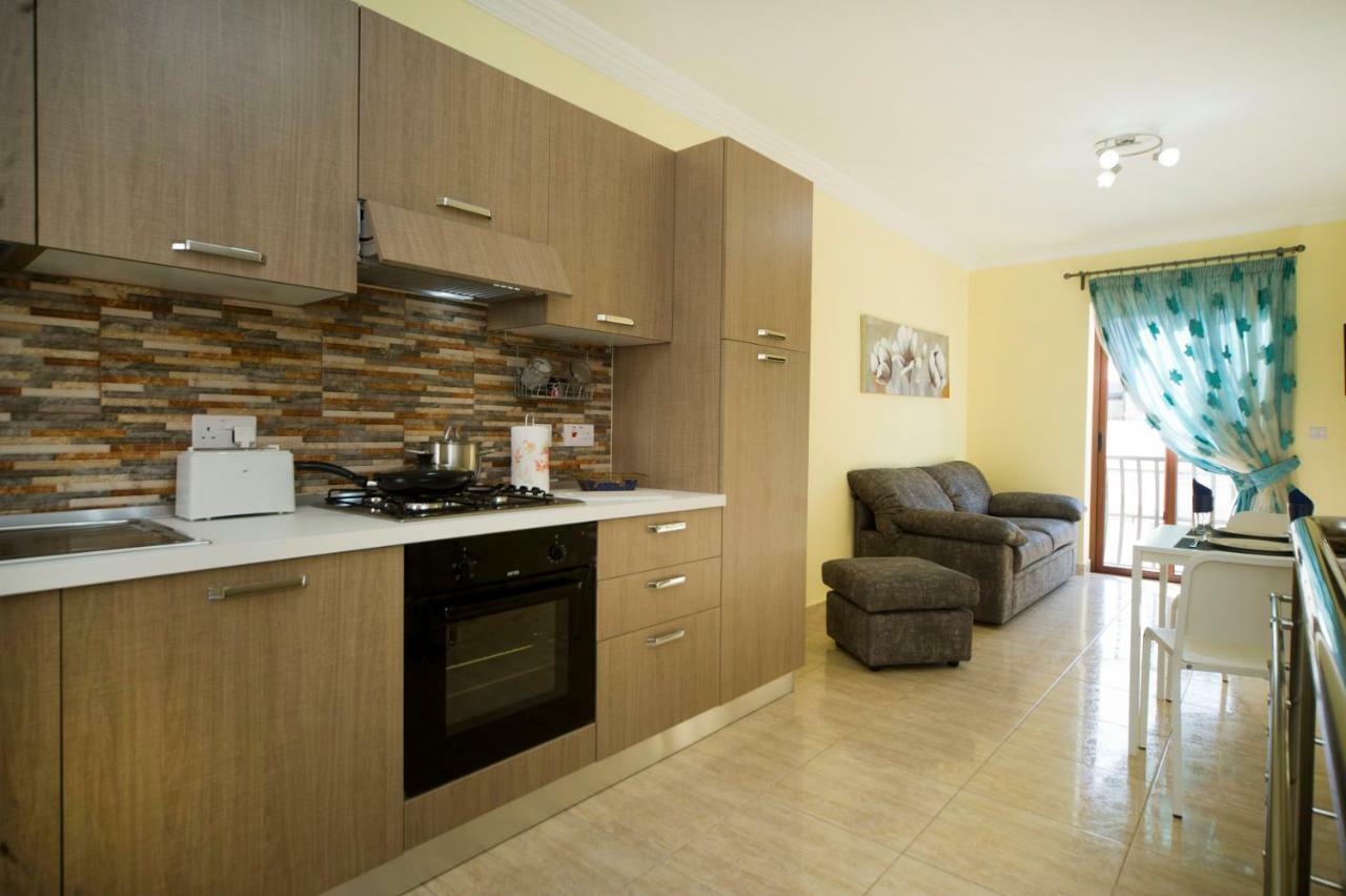 Sliema Duplex 1 Bedroom Apartment With 2 Bathrooms- Sleep 4 Екстериор снимка