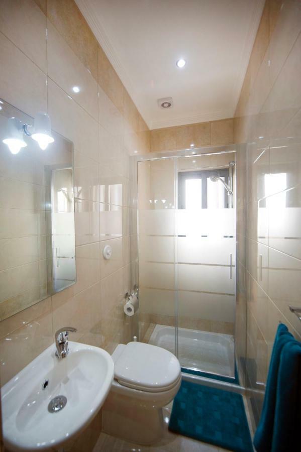 Sliema Duplex 1 Bedroom Apartment With 2 Bathrooms- Sleep 4 Екстериор снимка